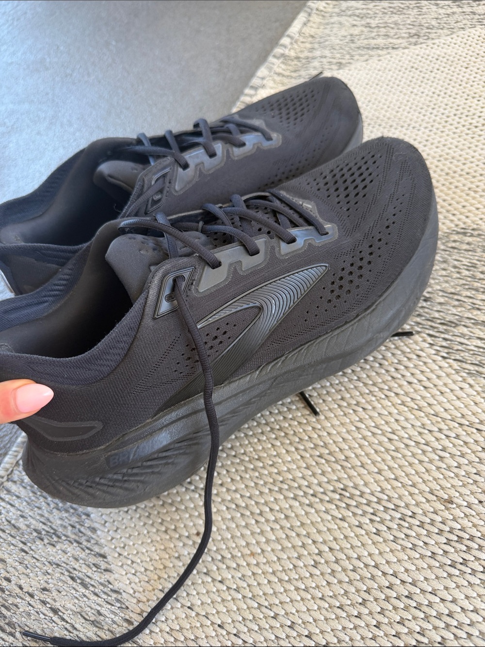 Brooks Men's All-Black Running Trainers